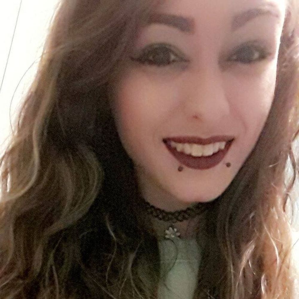 Meet your Posher, Caitlin